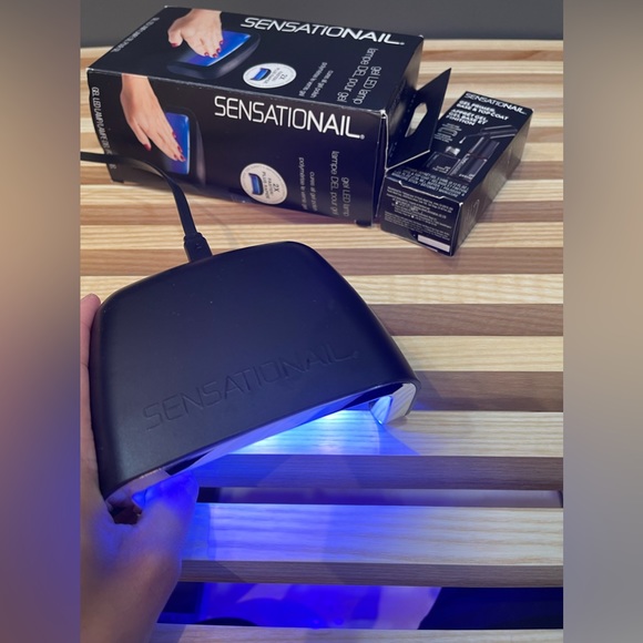 Sensational LED Express Gel Nail Kit Bundle - Lamp + 1 Colour - Picture 5 of 6